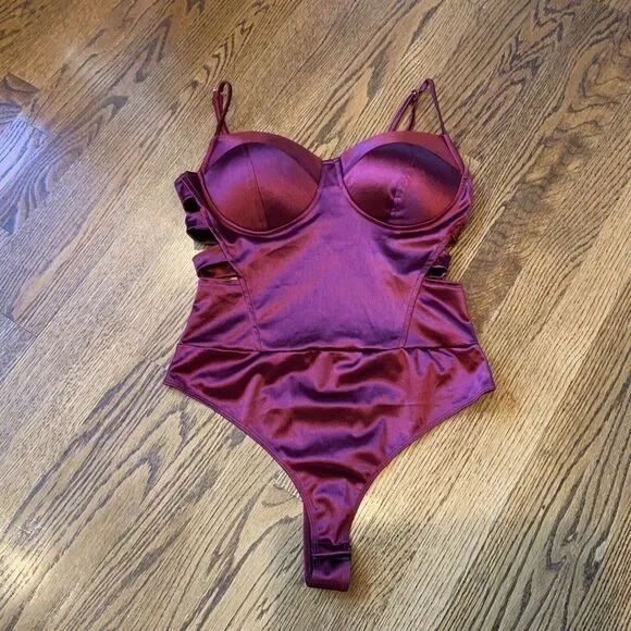 Haute Monde Structured Bodysuit Sz L Cut Out Burgundy Whimsigoth Punk Sexy EUC - Picture 1 of 11